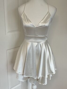 🤩Lovely Day white Satin Mini Dress - size S